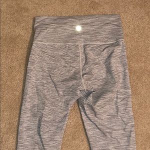Lululemon wonder under CROPPED leggings!!